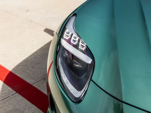 Used 2025 Aston Martin DB12 Coupe RWD image 21