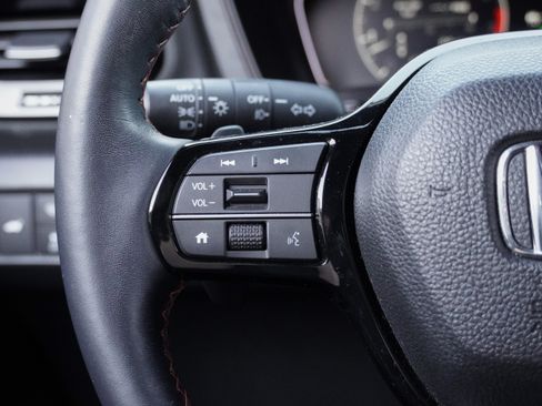 Used 2025 Honda Pilot TrailSport image 21