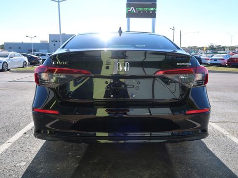 Used 2022 Honda Civic Touring image 9