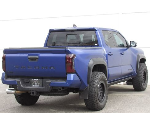 Used 2024 Toyota Tacoma TRD Sport w/ TRD Sport Premium Package AWD/4WD image 6