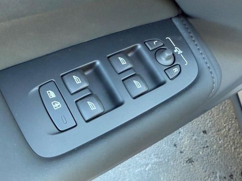 New 2026 Volvo XC60 B5 Plus w/ Protection Package Premier image 9