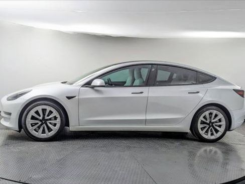 Used 2022 Tesla Model 3 image 3