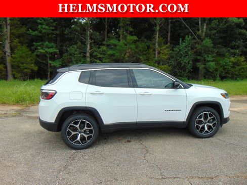 Certified 2025 Jeep Compass Limited AWD/4WD image 12