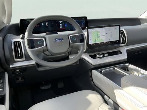 New 2025 Ford Expedition Active image 31