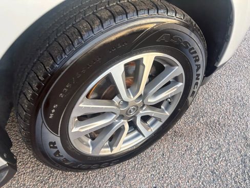 Used 2013 Nissan Pathfinder SV image 38