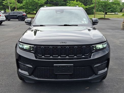 Certified 2023 Jeep Grand Cherokee Altitude AWD/4WD image 2
