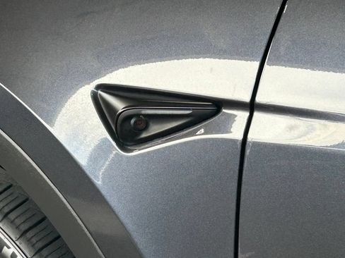 Used 2024 Tesla Model Y Long Range AWD/4WD image 26