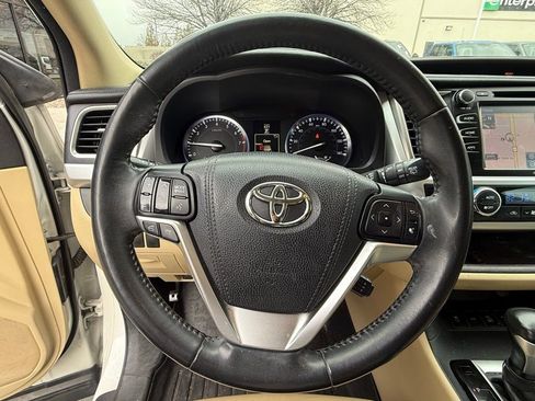 Used 2015 Toyota Highlander XLE AWD/4WD image 15