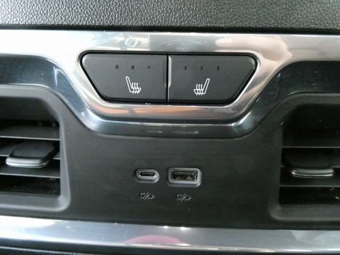 Certified 2024 GMC Sierra 1500 Denali Ultimate image 22