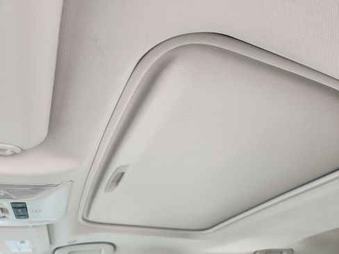 Used 2025 Toyota RAV4 XLE Premium FWD image 30