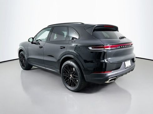Certified 2026 Porsche Cayenne AWD/4WD image 3