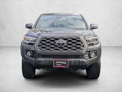 Used 2022 Toyota Tacoma TRD Off-Road image 2