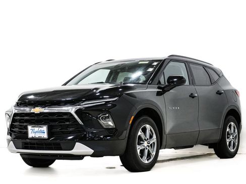 Used 2023 Chevrolet Blazer LT w/ Convenience Package AWD/4WD image 3