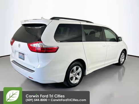Used 2018 Toyota Sienna LE FWD image 15