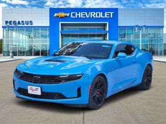 Used 2022 Chevrolet Camaro LT w/ Technology Package RWD video 2