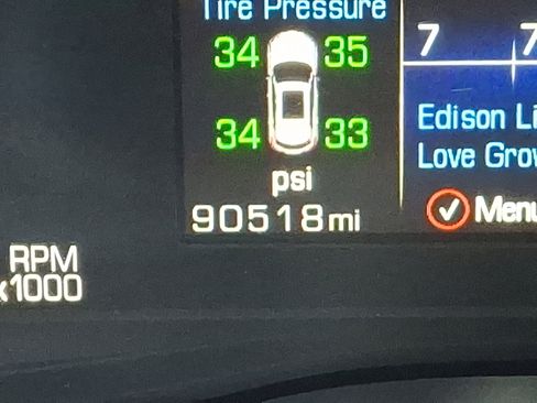 Used 2018 Cadillac XT5 Luxury w/ Driver Awareness Package image 23