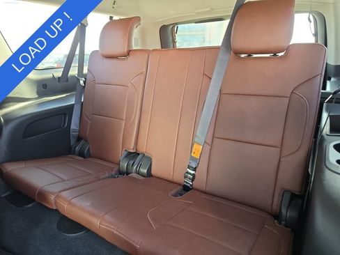 Used 2020 Chevrolet Suburban Premier w/ Premier Plus Edition AWD/4WD image 14