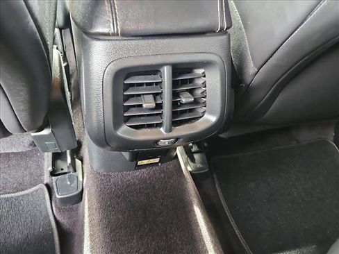 Used 2018 Jeep Cherokee Latitude Plus image 16