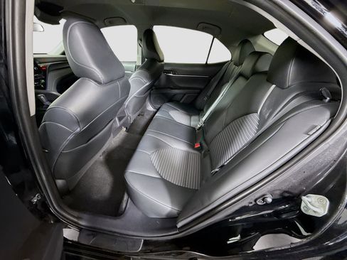 Used 2021 Toyota Camry SE image 24