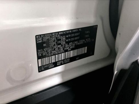 Certified 2024 Toyota RAV4 LE AWD/4WD image 37
