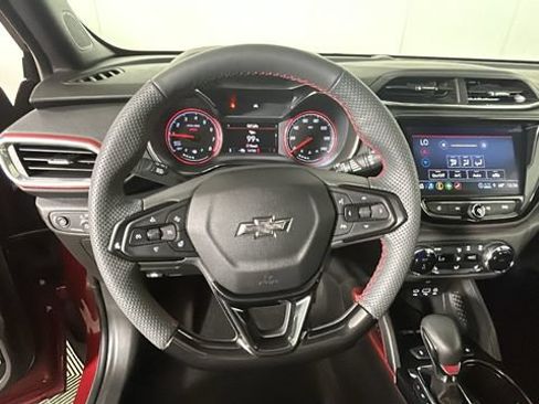 Used 2023 Chevrolet TrailBlazer RS w/ Sun and Liftgate Package FWD image 14