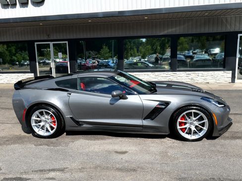 Used 2015 Chevrolet Corvette Z06 w/ Z07 Performance Package image 4