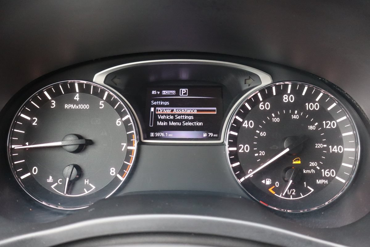 Used 2016 Nissan Pathfinder SV AWD/4WD image 35