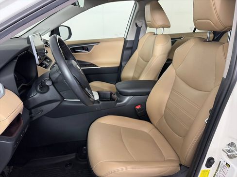 Used 2022 Toyota RAV4 Limited w/ Limited Grade Weather Package AWD/4WD image 11