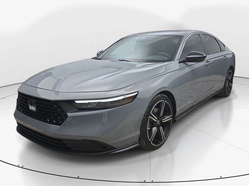 Used 2024 Honda Accord Sport image 8