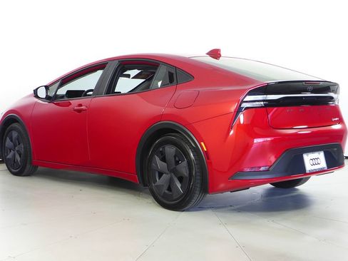 Used 2025 Toyota Prius Plug-In Hybrid image 9