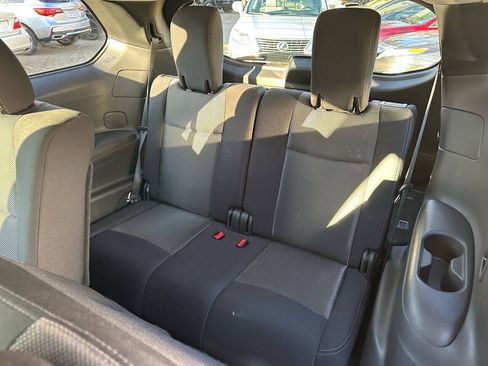 Used 2018 Nissan Pathfinder SV AWD/4WD image 22