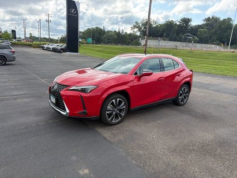 Used 2024 Lexus UX 250h AWD w/ Premium Package image 3