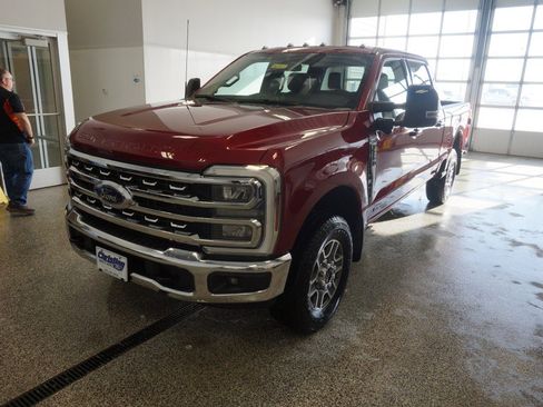 Used 2025 Ford F250 Lariat image 3