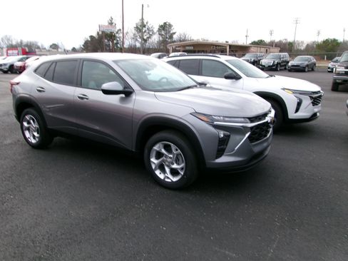 New 2026 Chevrolet Trax LS w/ LS Convenience Package image 21