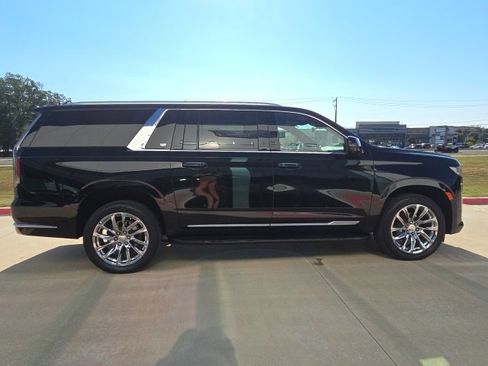 Used 2023 Cadillac Escalade ESV Premium Luxury w/ LPO, Radiant Package image 6