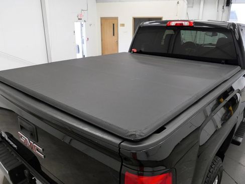 Used 2018 GMC Sierra 2500 SLE w/ SLE Preferred Package AWD/4WD image 36