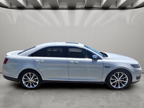 Used 2016 Ford Taurus Limited w/ Equipment Group 301A AWD/4WD image 6
