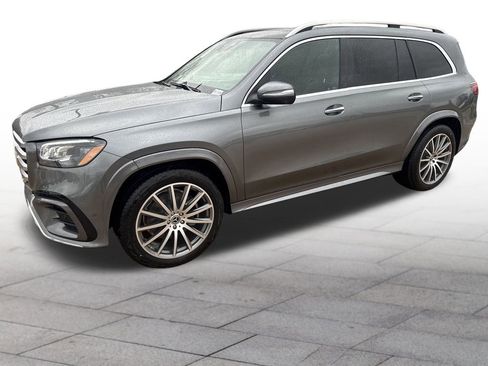 New 2025 Mercedes-Benz GLS 450 4MATIC image 2