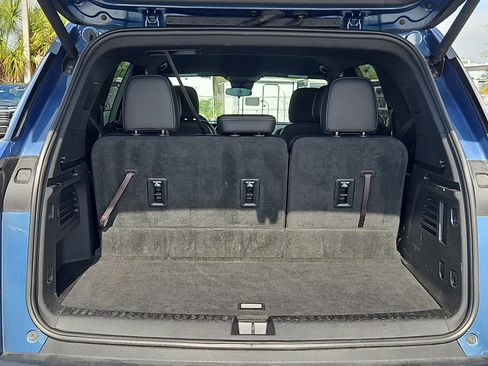 Used 2025 Chevrolet Traverse LT FWD image 6