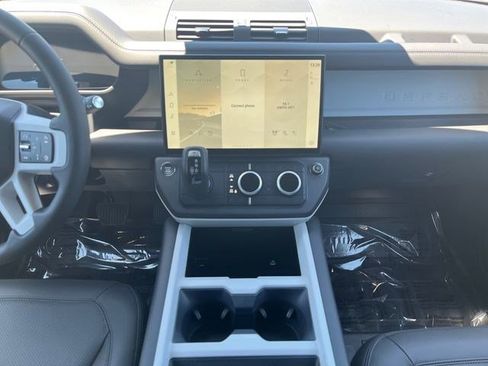 New 2026 Land Rover Defender 130 X-Dynamic SE AWD/4WD image 17