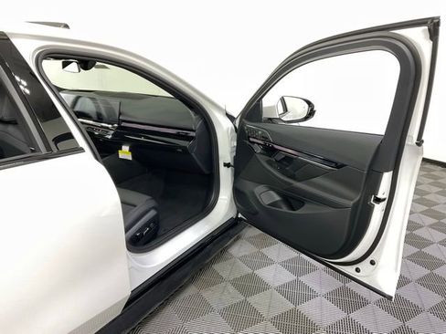 Used 2024 BMW i5 eDrive40i w/ M Sport Package RWD image 34