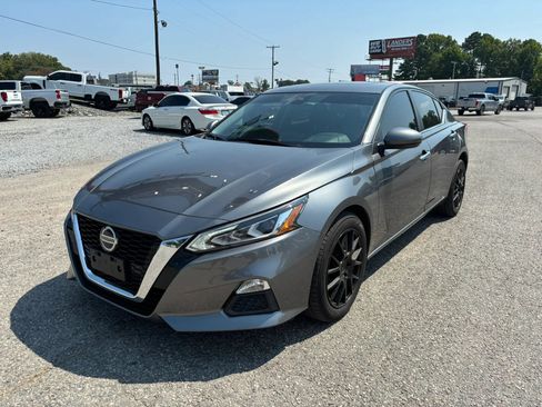 Used 2022 Nissan Altima 2.5 SV w/ SV Premium Package AWD/4WD image 9