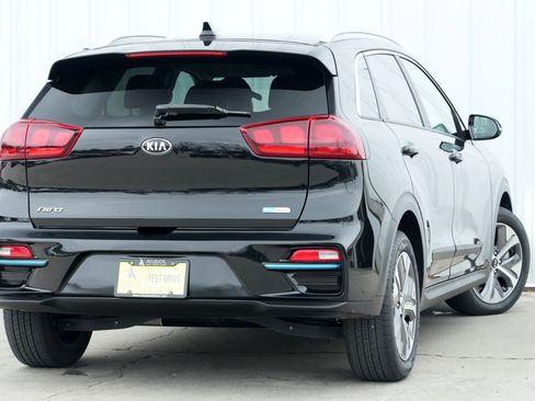 Used 2020 Kia Niro EX image 4
