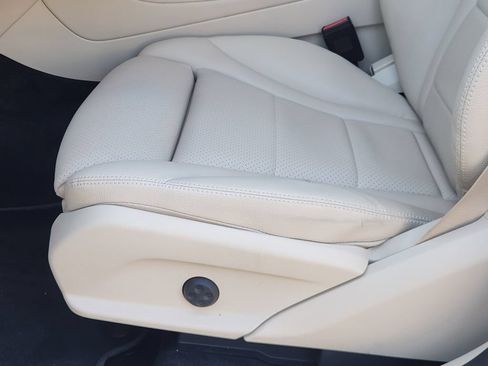 Used 2022 Mercedes-Benz GLC 300 image 24