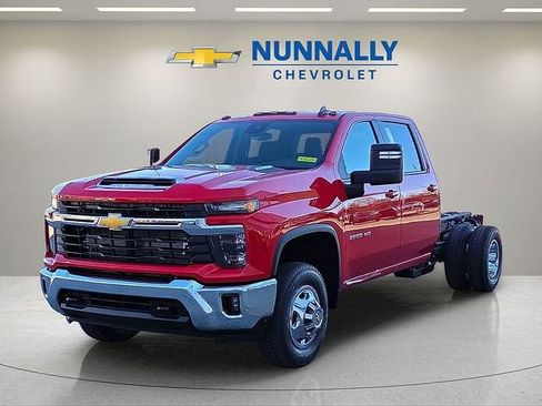 New 2026 Chevrolet Silverado 3500 LT AWD/4WD image 1