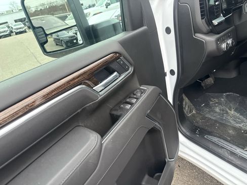 New 2026 GMC Sierra 2500 SLE image 13