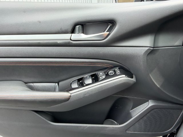 Used 2023 Nissan Altima 2.5 SR FWD image 32