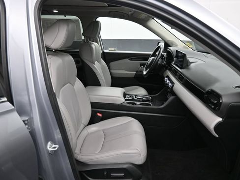 Certified 2023 Honda Pilot Touring image 27