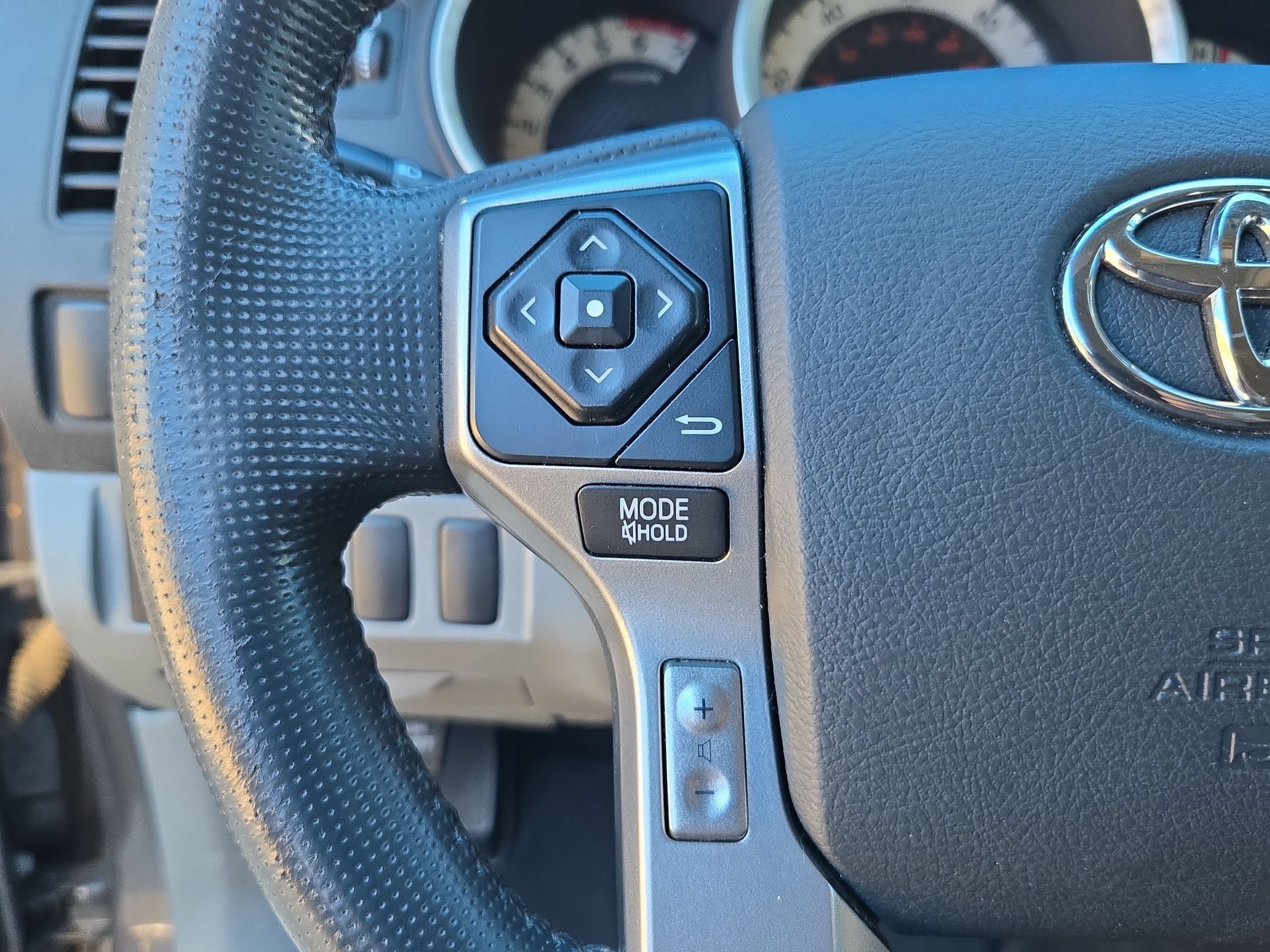 Used 2014 Toyota Tacoma PreRunner w/ Convenience Package RWD image 21