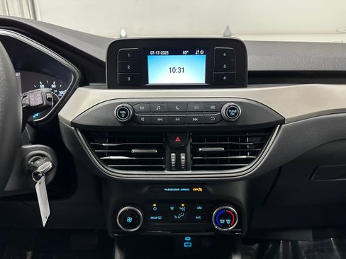 Certified 2022 Ford Escape S image 16